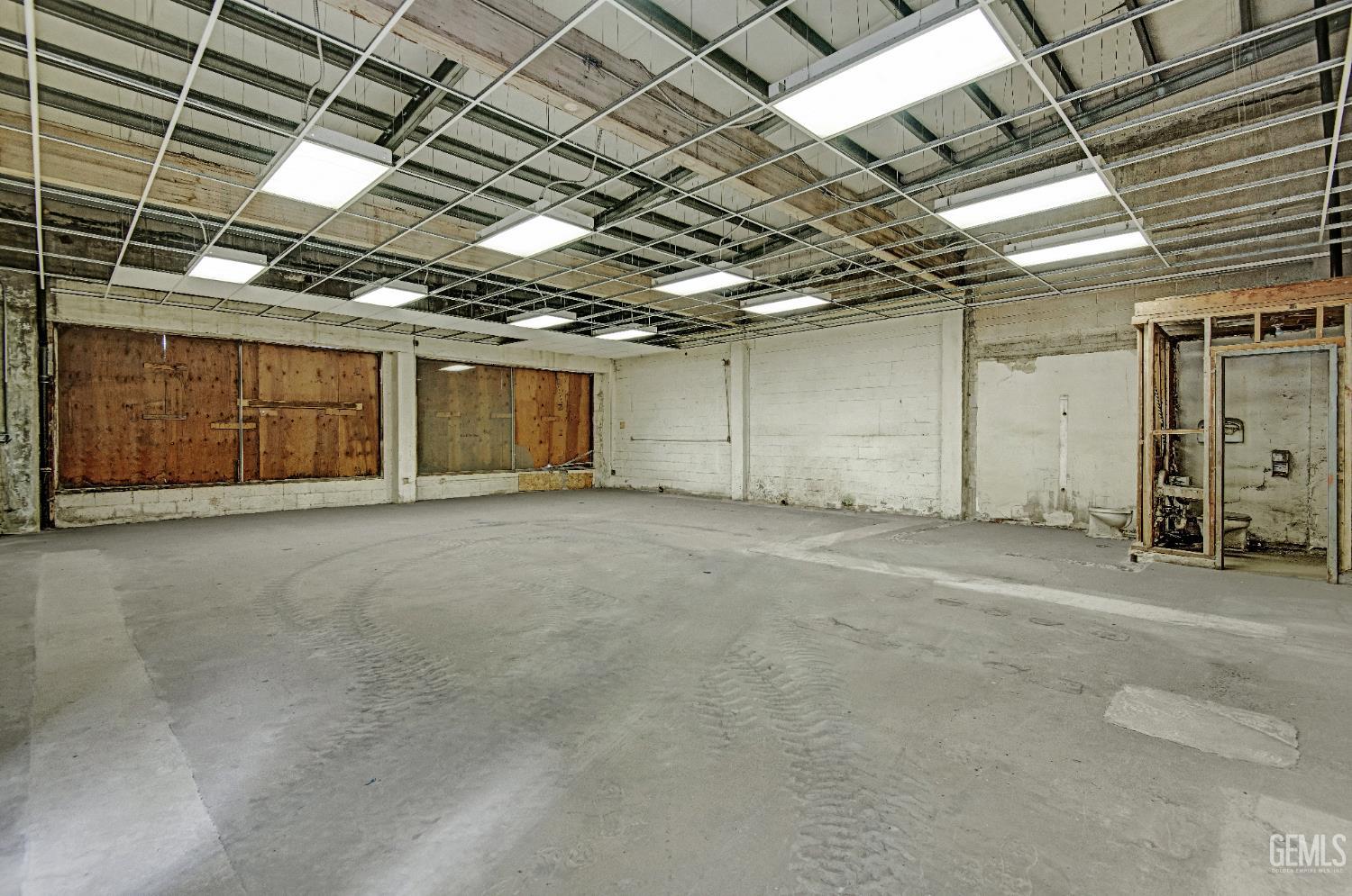 717 Baker Street — photo 15
