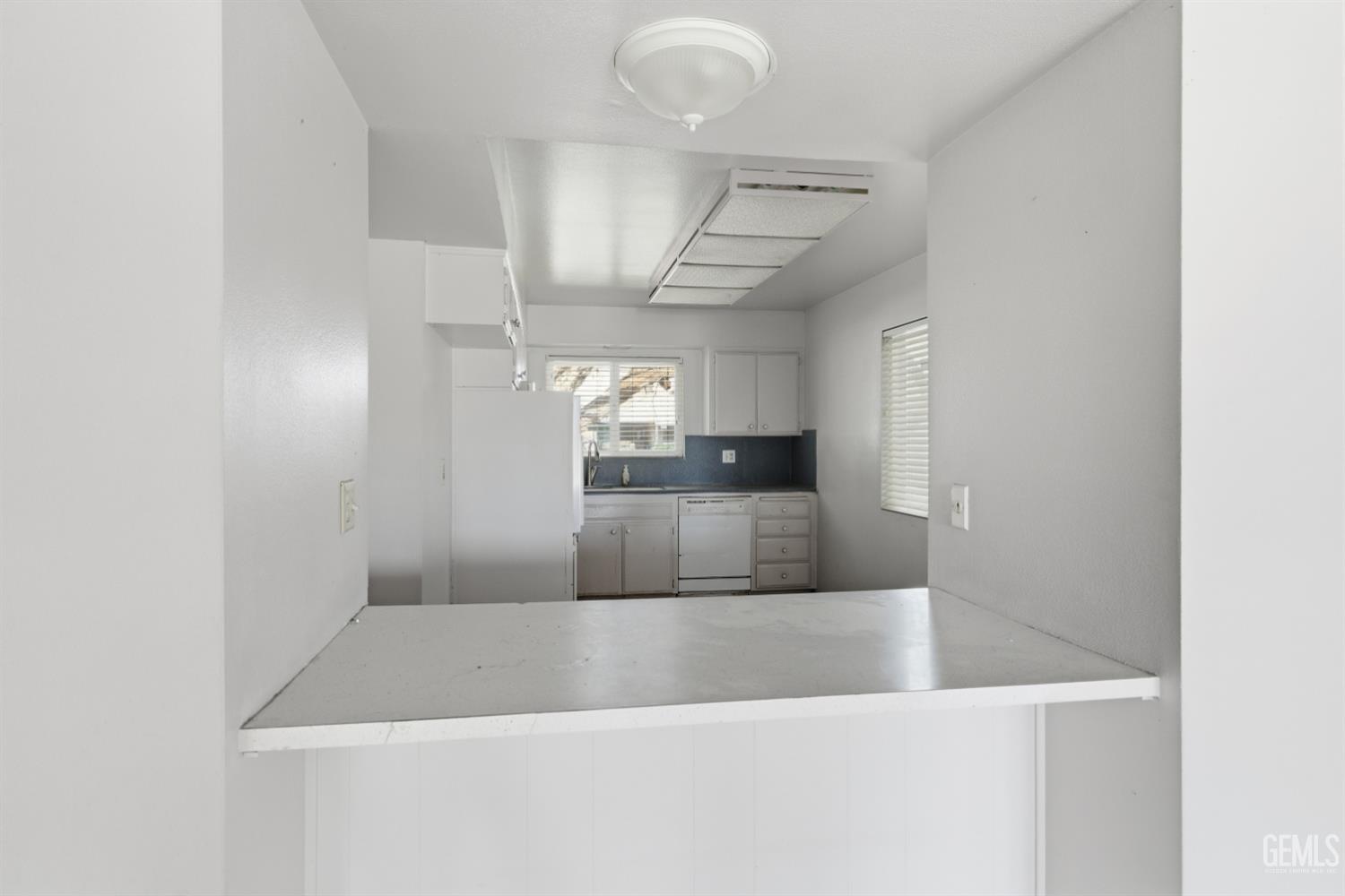 900 River Oaks Drive — photo 9