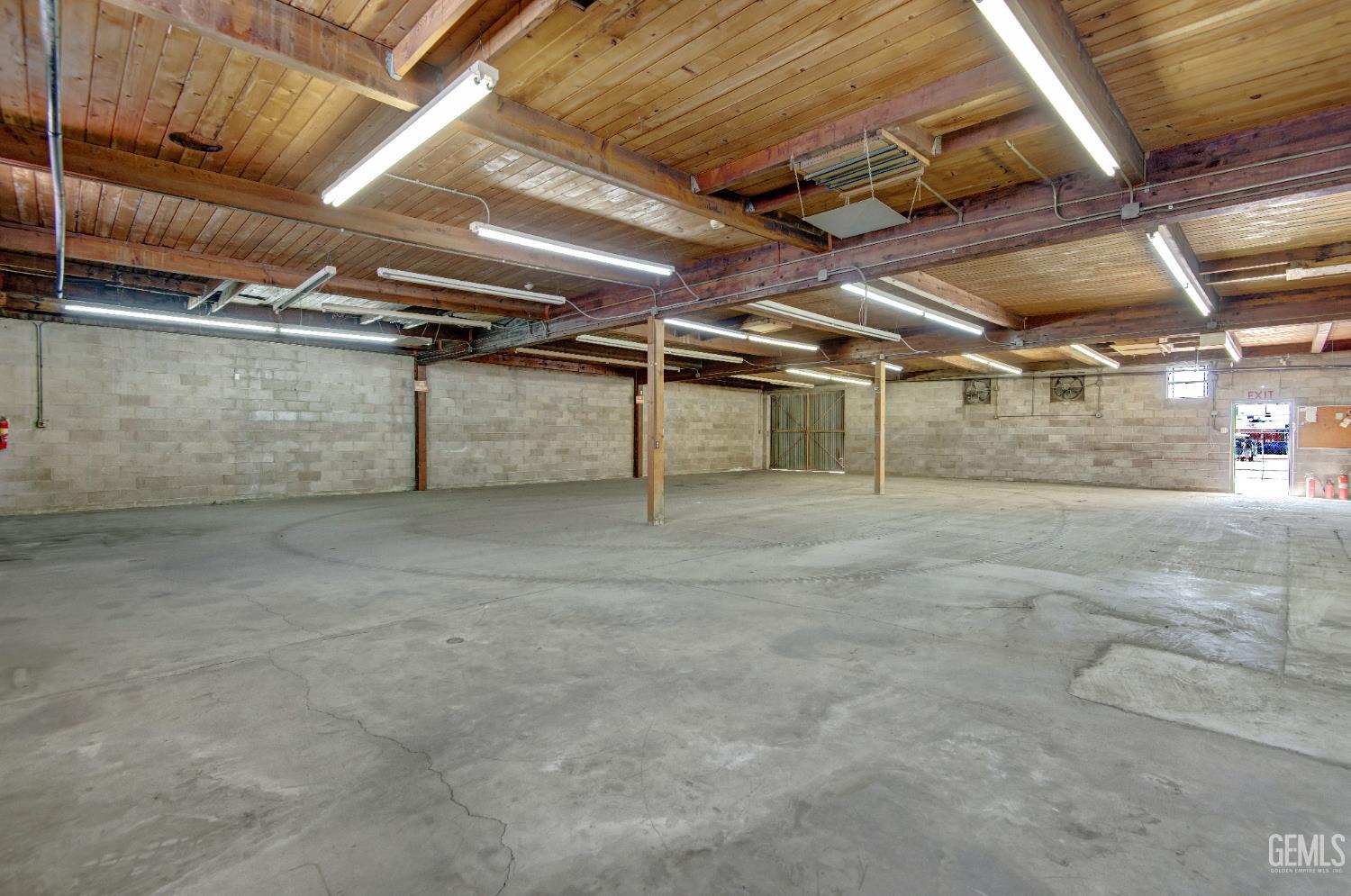 717 Baker Street — photo 9