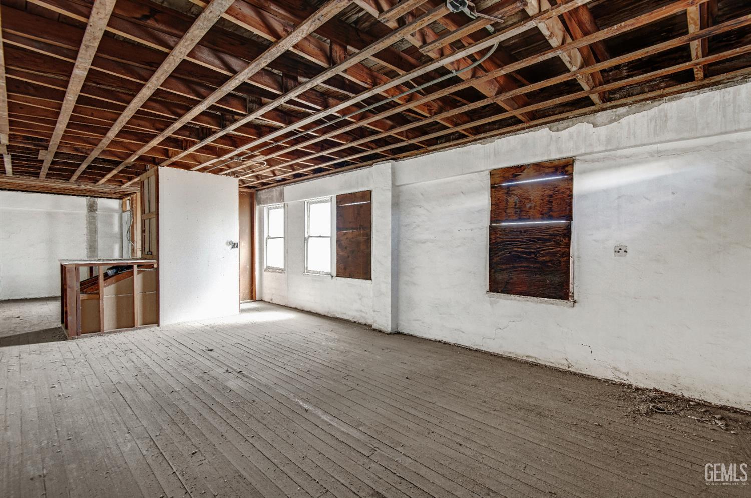717 Baker Street — photo 23