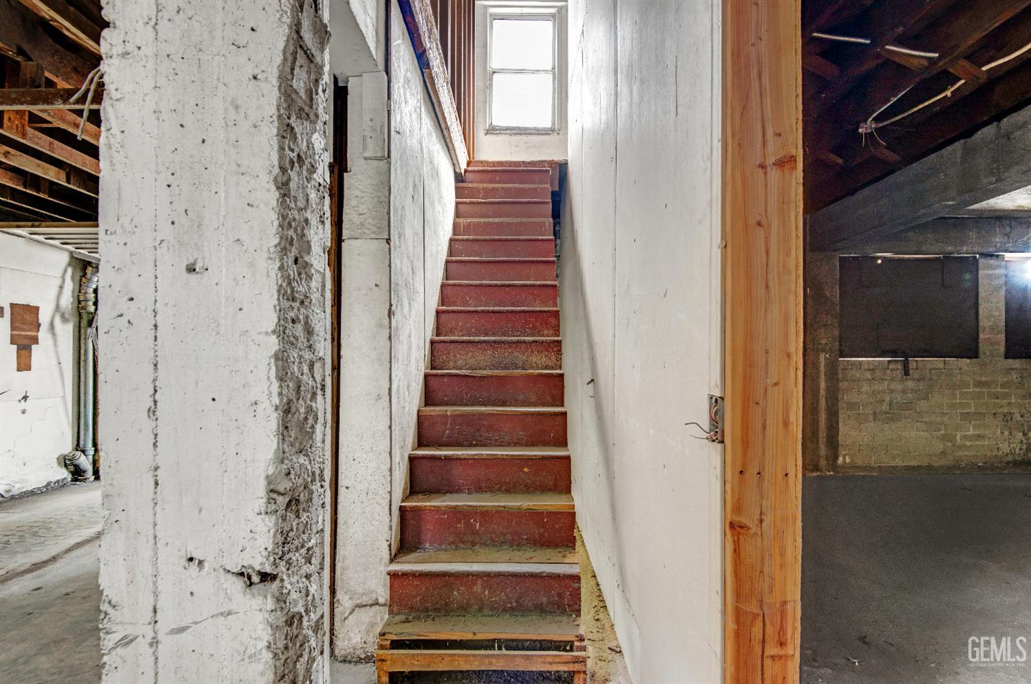 717 Baker Street — photo 21