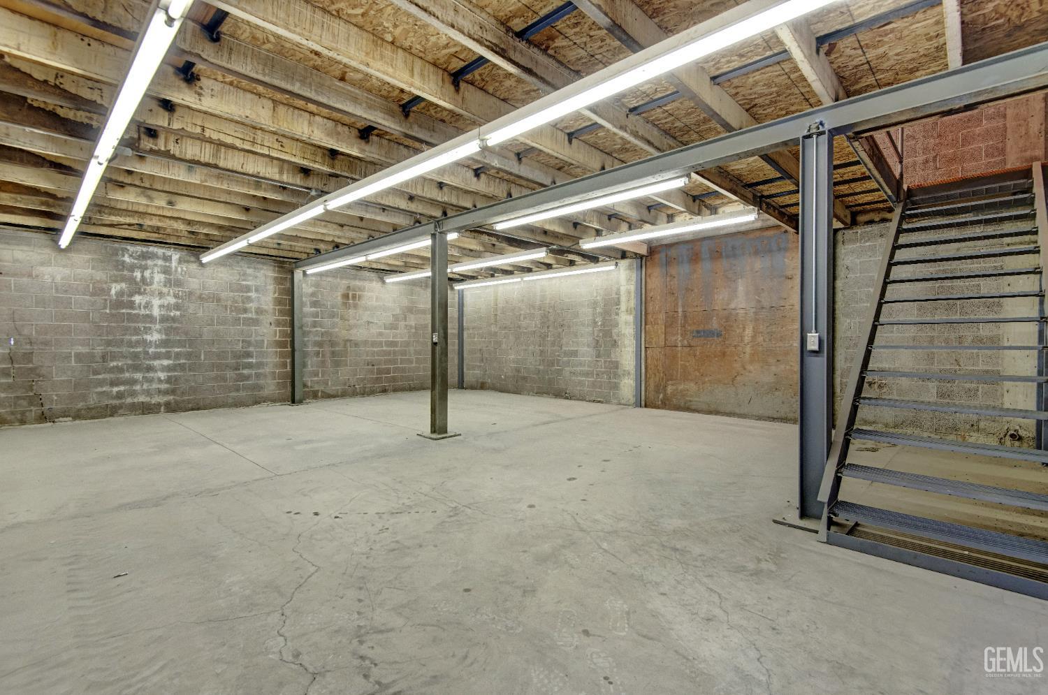 717 Baker Street — photo 18