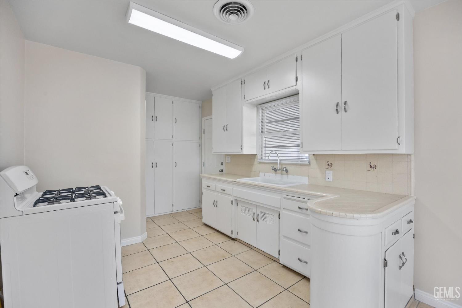 604 Arvin Street — photo 10