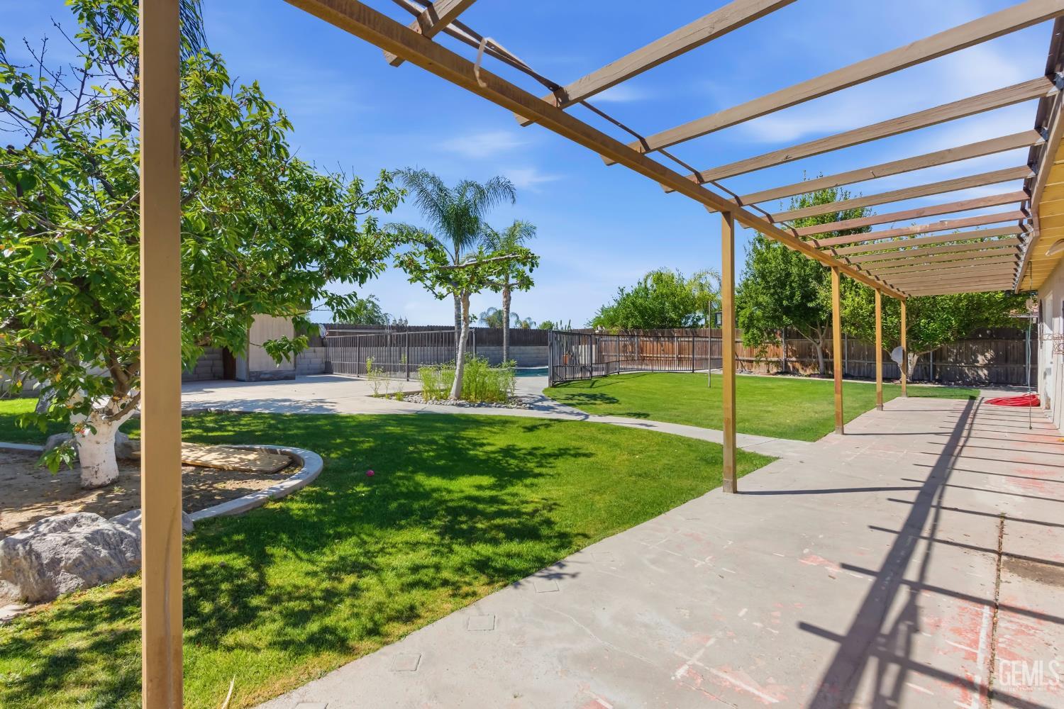 505 Bridle Avenue, Bakersfield, CA 93307 — photo 26