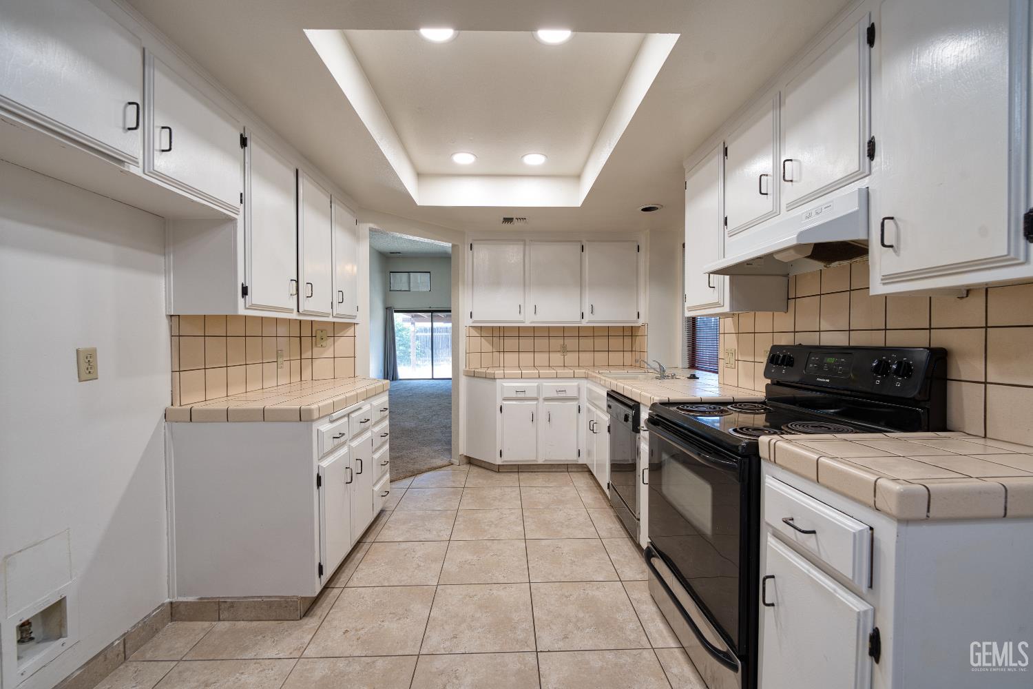9000 Crowningshield Drive — photo 8