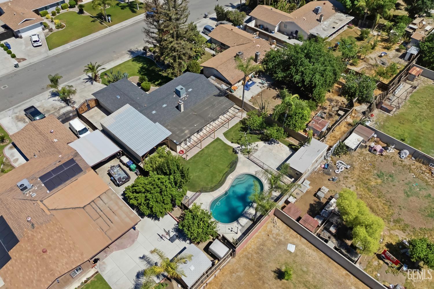 505 Bridle Avenue, Bakersfield, CA 93307 — photo 37