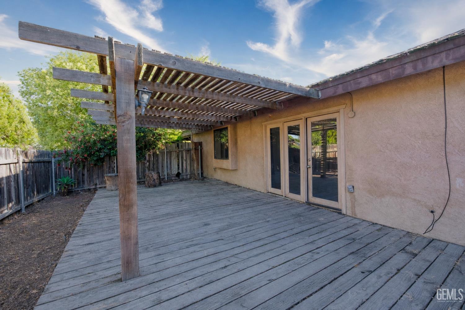 9000 Crowningshield Drive — photo 21