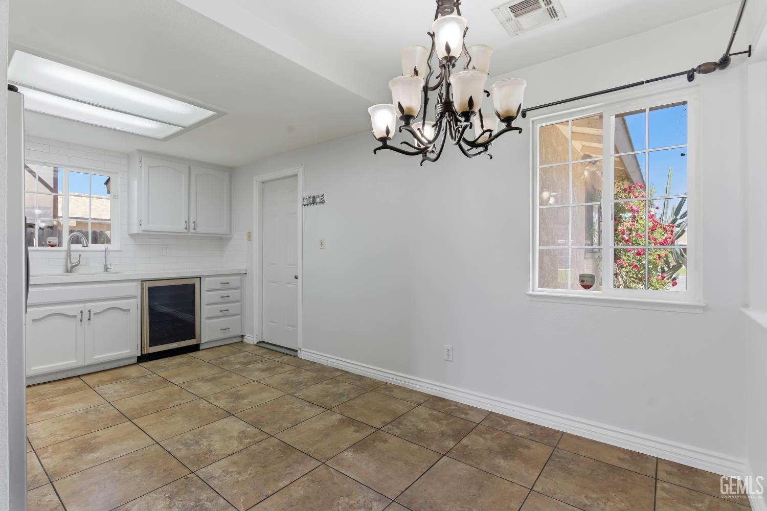 505 Bridle Avenue, Bakersfield, CA 93307 — photo 9
