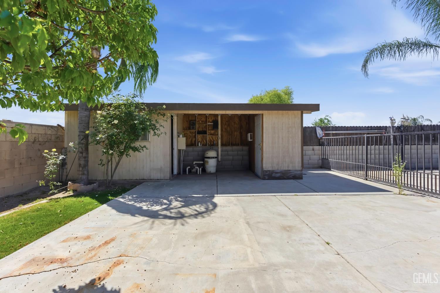 505 Bridle Avenue, Bakersfield, CA 93307 — photo 27
