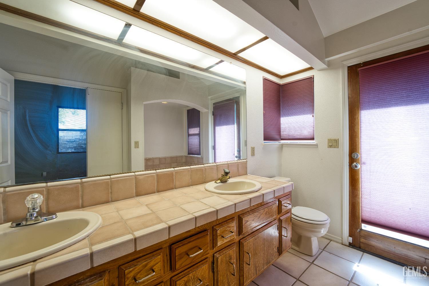 9000 Crowningshield Drive — photo 18