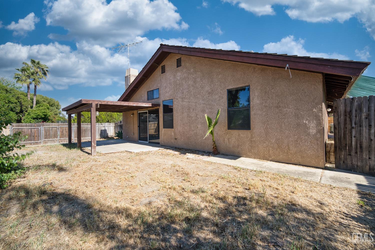 9000 Crowningshield Drive — photo 23