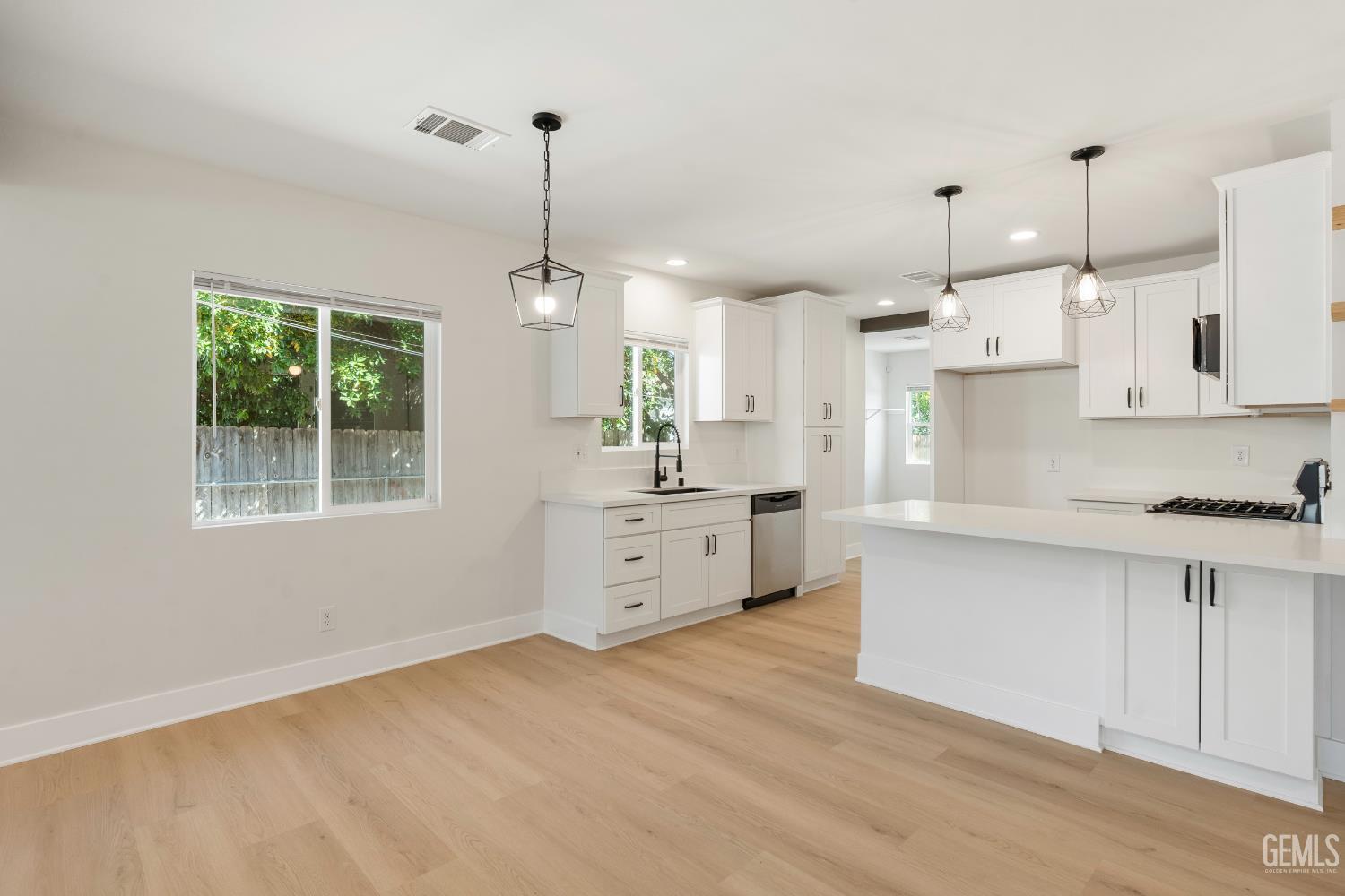 201 Lincoln Street, Bakersfield, CA 93305 — photo 16