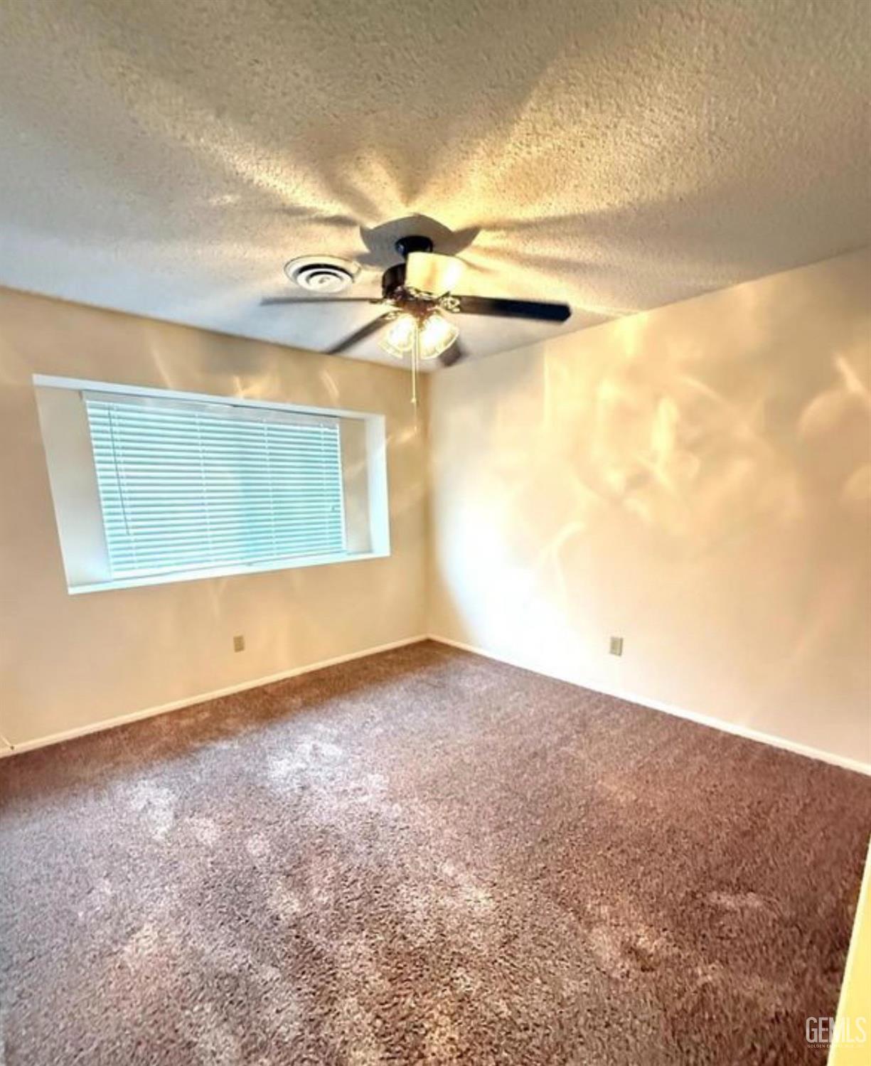 2825 Kootenay Court — photo 32