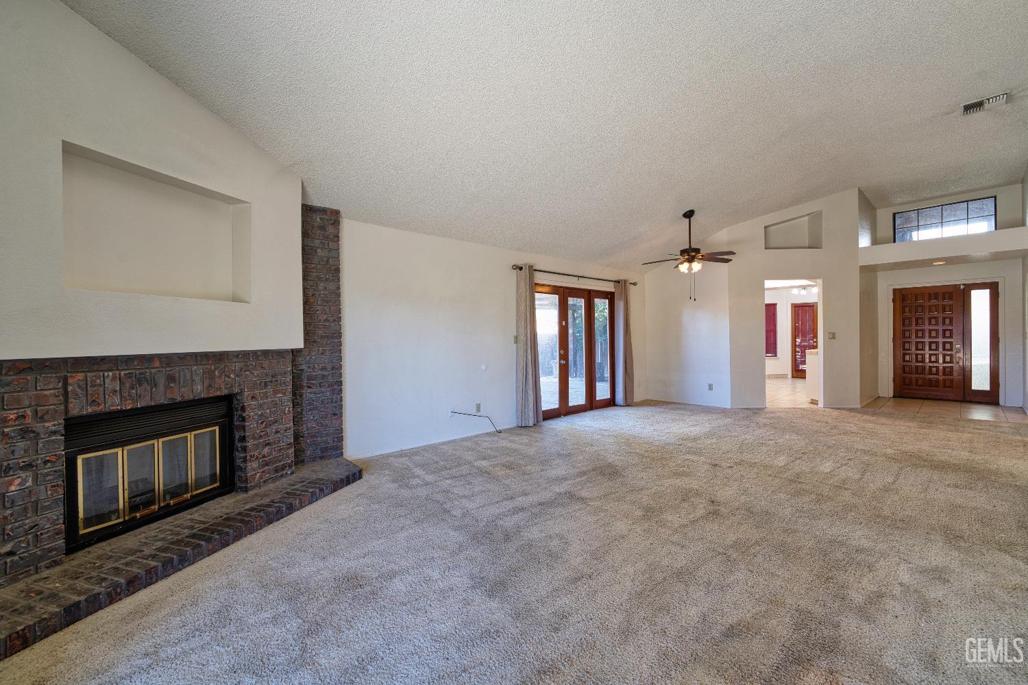 9000 Crowningshield Drive — photo 6