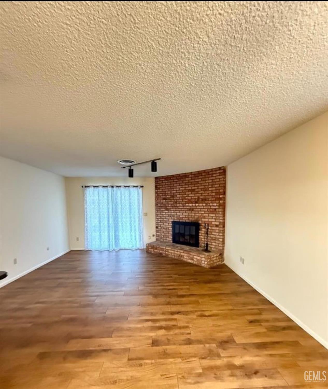 2825 Kootenay Court — photo 18