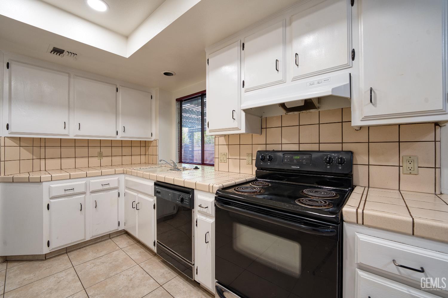 9000 Crowningshield Drive — photo 7