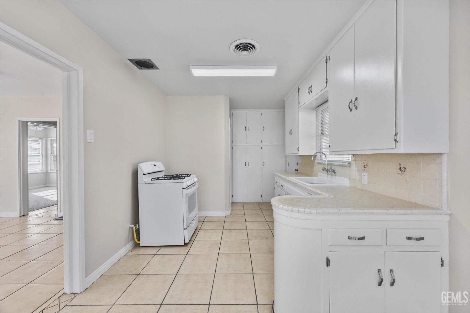 604 Arvin Street — photo 9