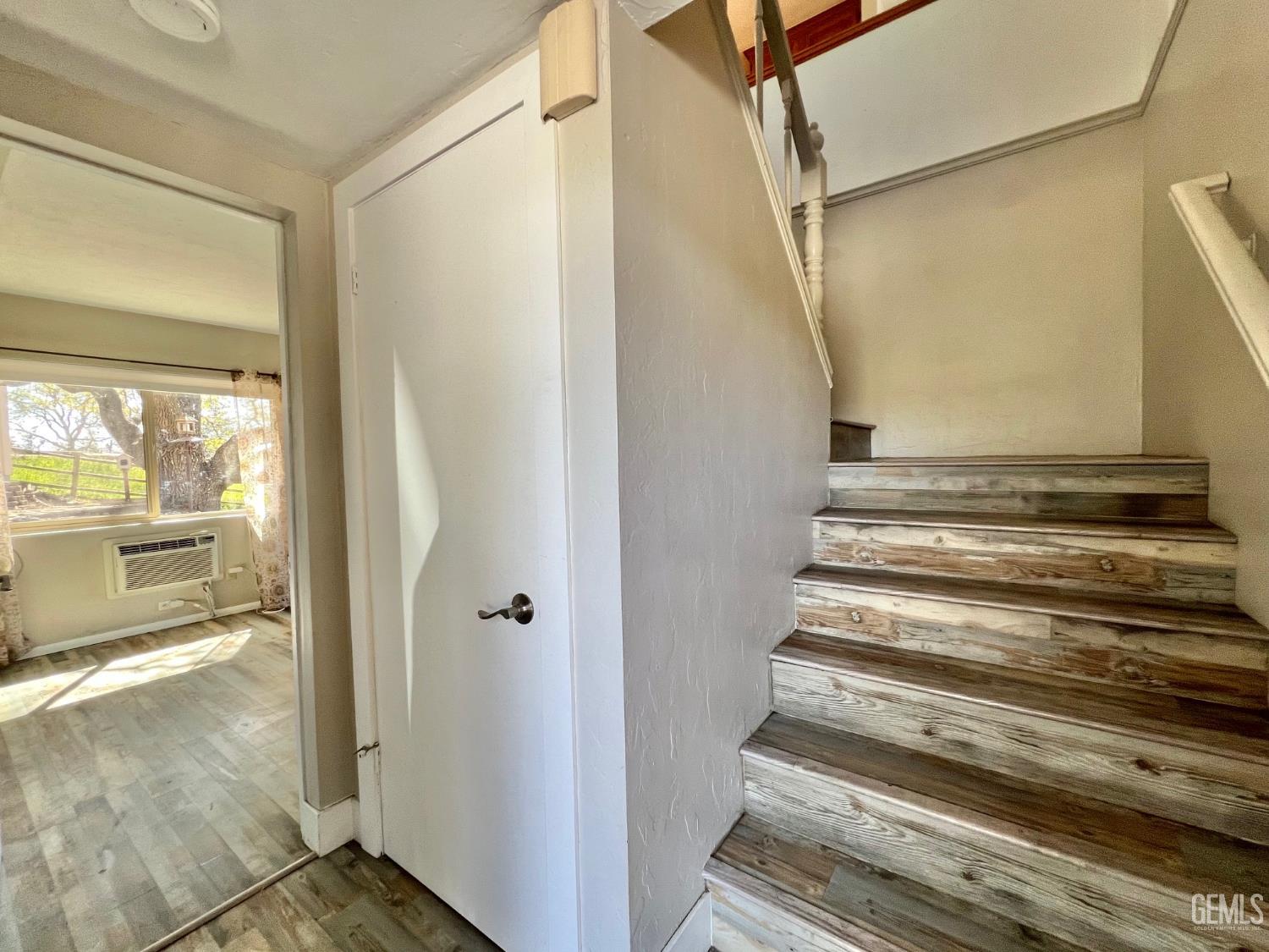 27030 Oakflat Drive — photo 4