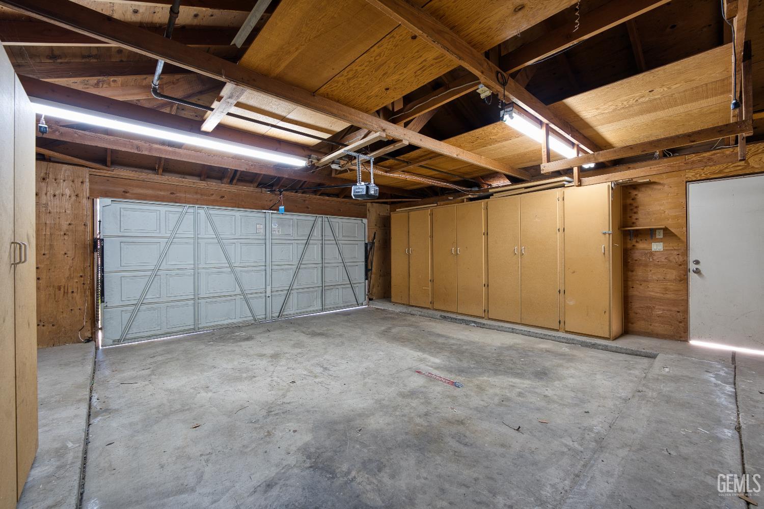 9000 Crowningshield Drive — photo 20