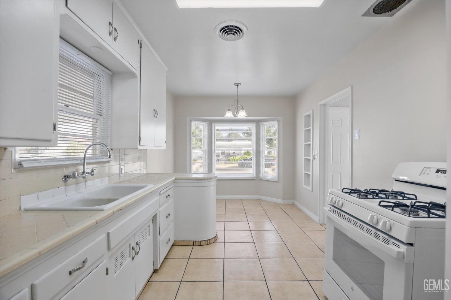 604 Arvin Street — photo 11