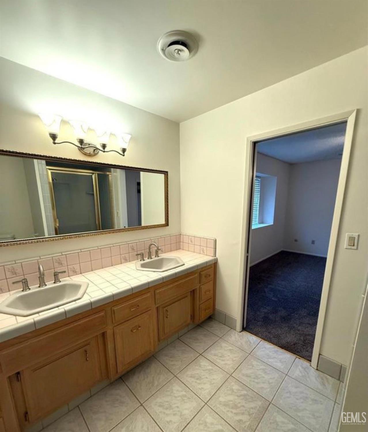 2825 Kootenay Court — photo 38