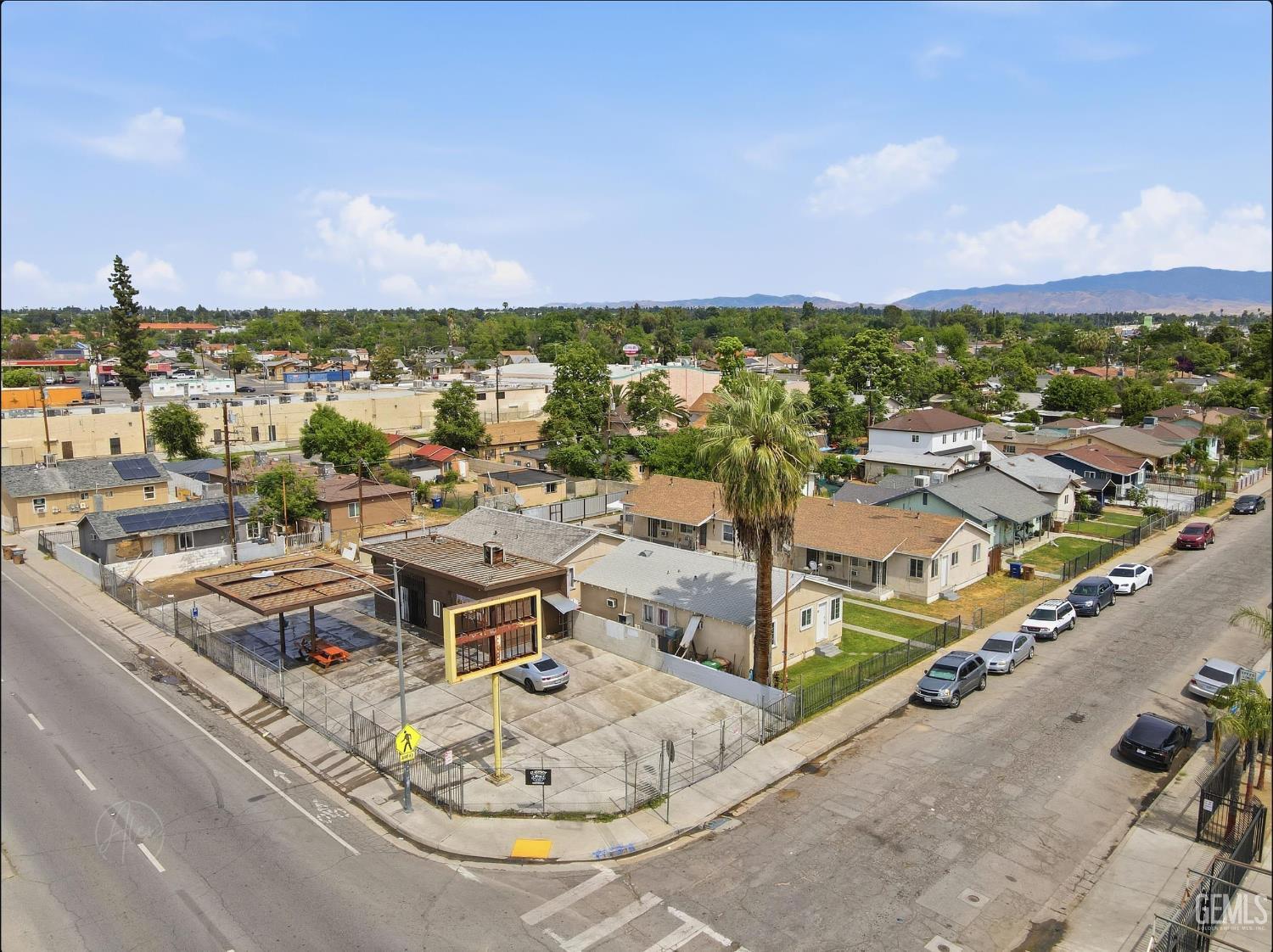 2208 Lake Street — photo 5