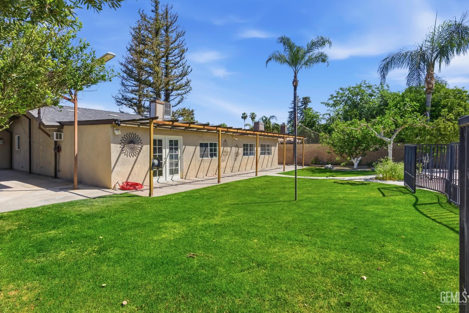 505 Bridle Avenue, Bakersfield, CA 93307 — photo 25