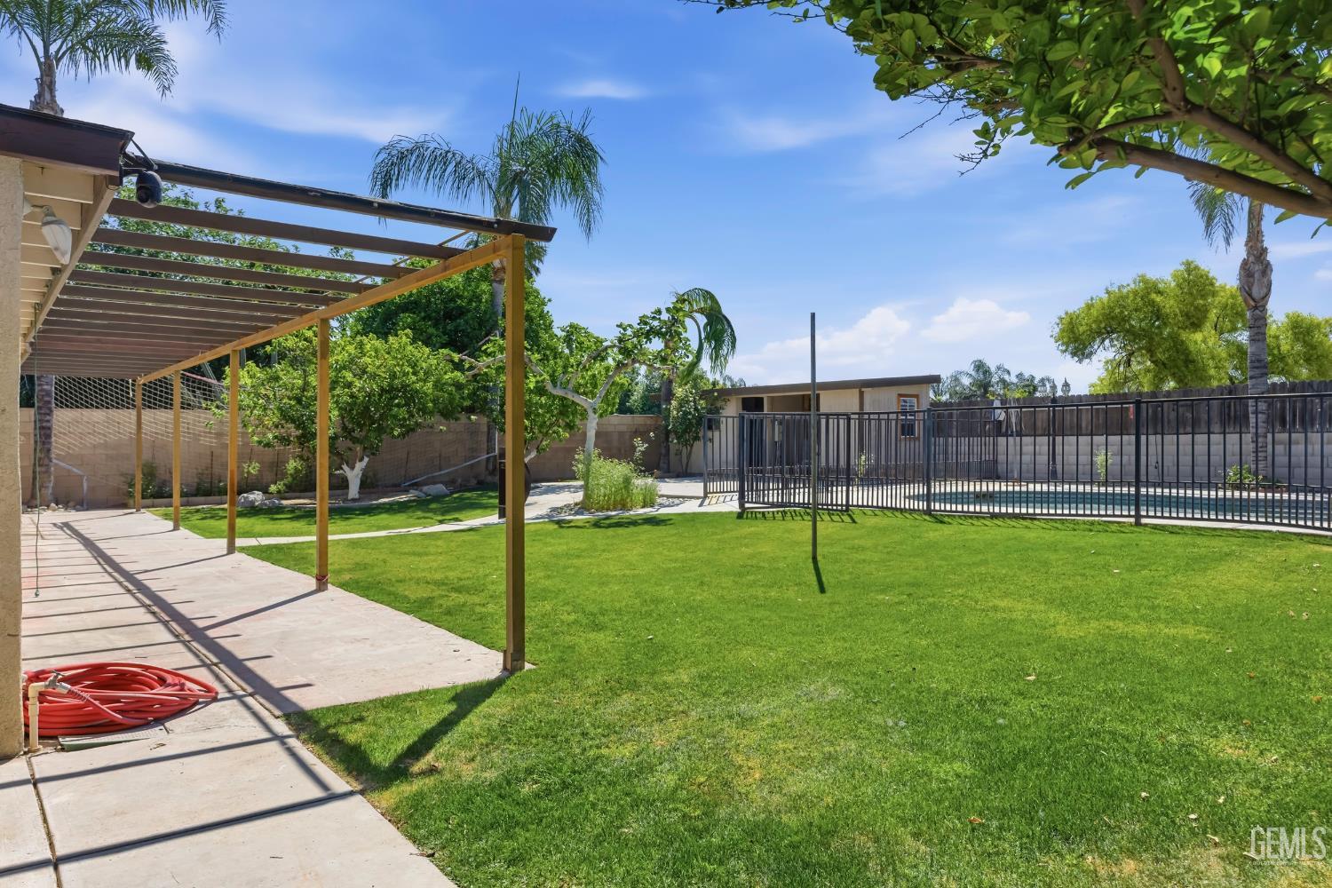 505 Bridle Avenue, Bakersfield, CA 93307 — photo 24