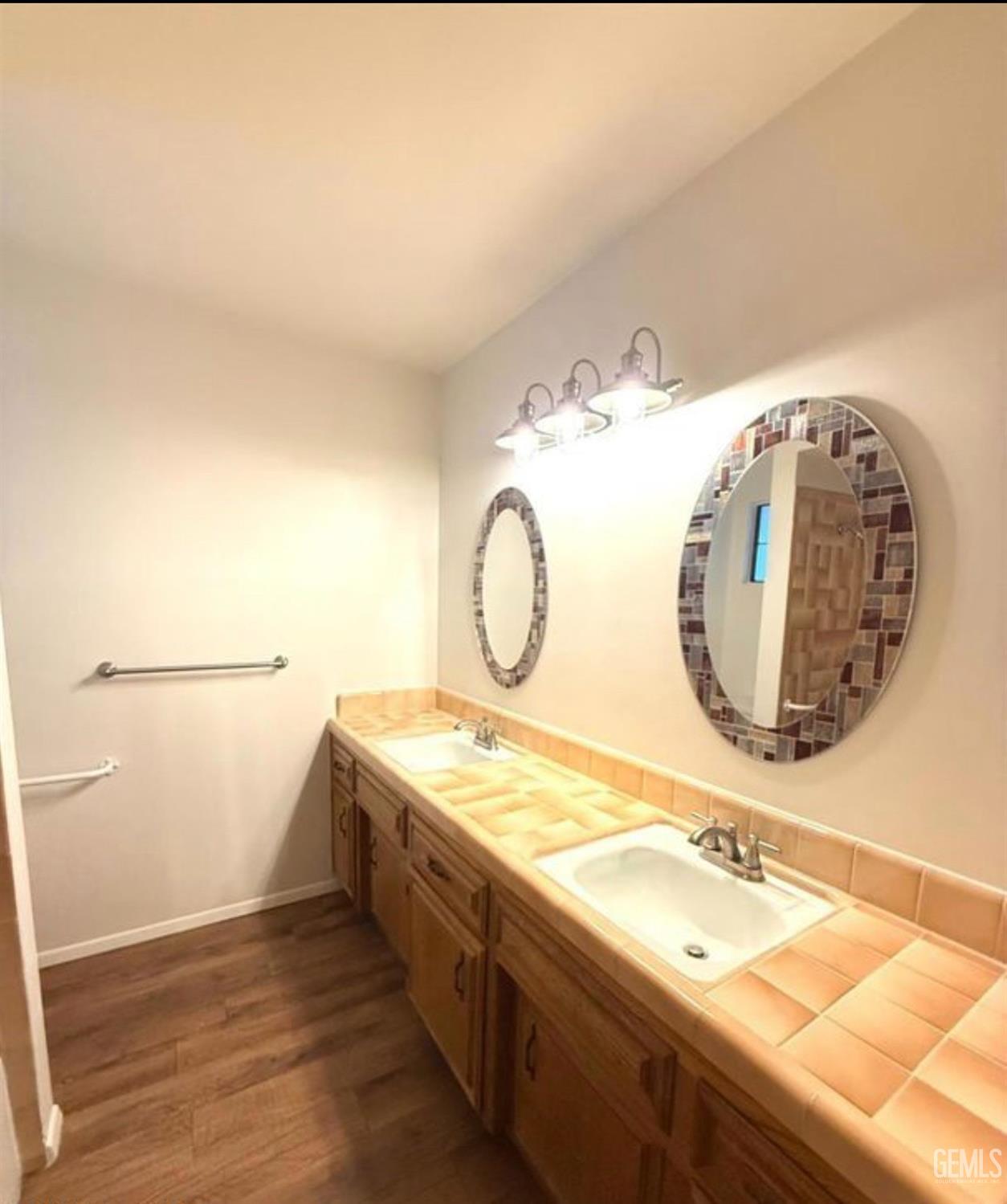2825 Kootenay Court — photo 37