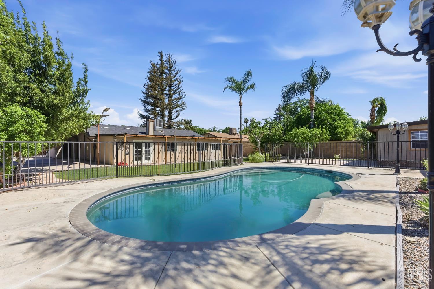 505 Bridle Avenue, Bakersfield, CA 93307 — photo 31