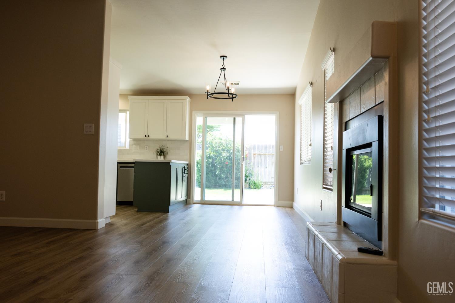 329 W Pilot Avenue — photo 25