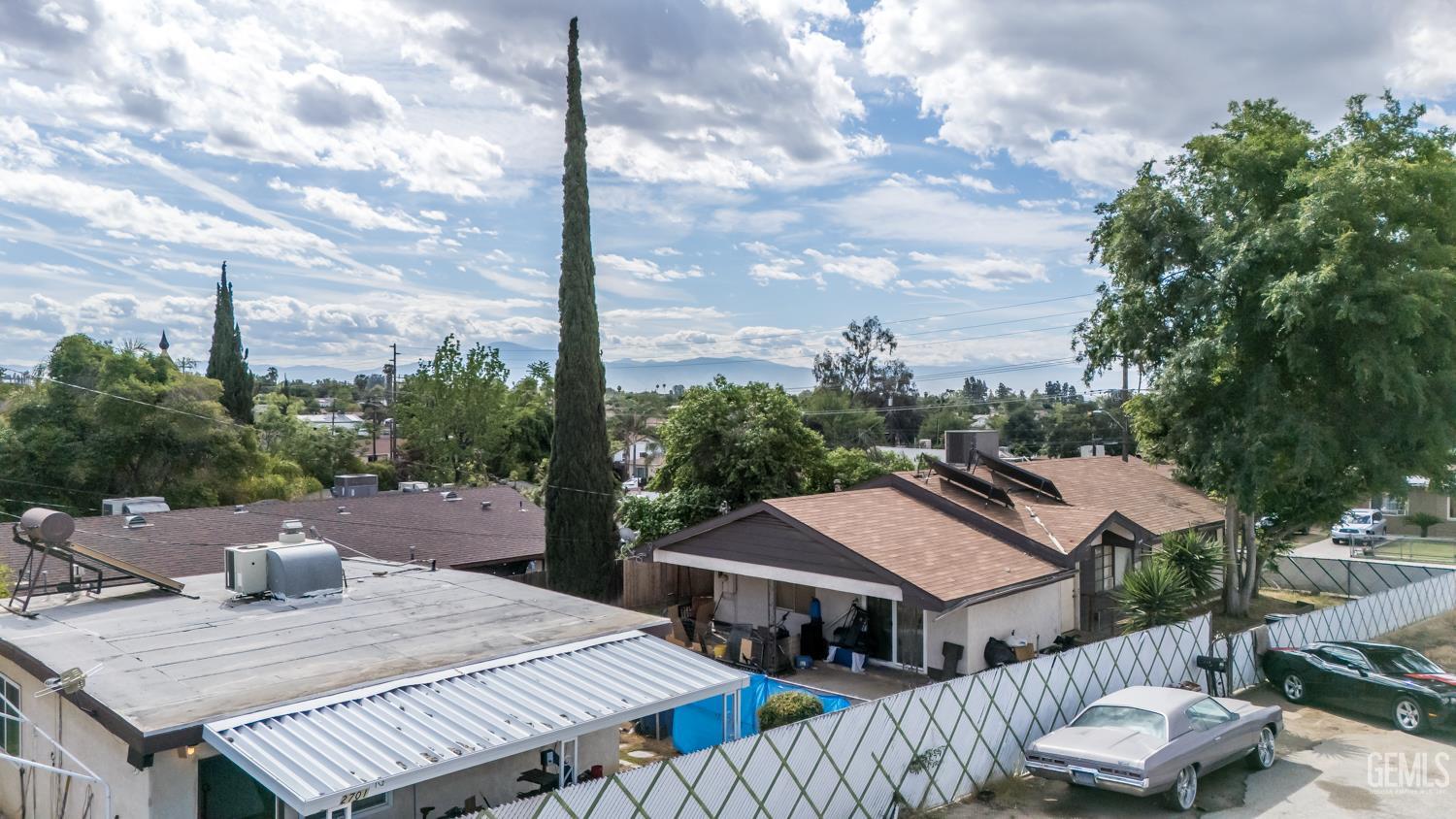 2701 N Inyo Street — photo 4