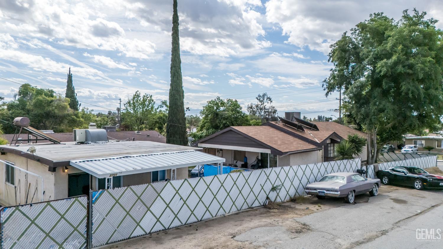 2701 N Inyo Street — photo 2