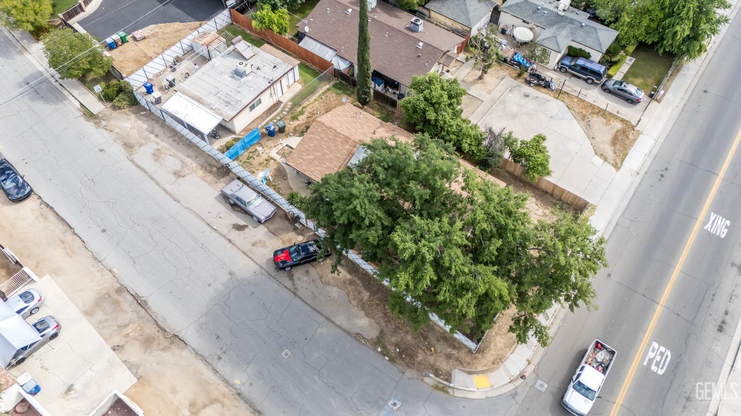 2701 N Inyo Street — photo 24