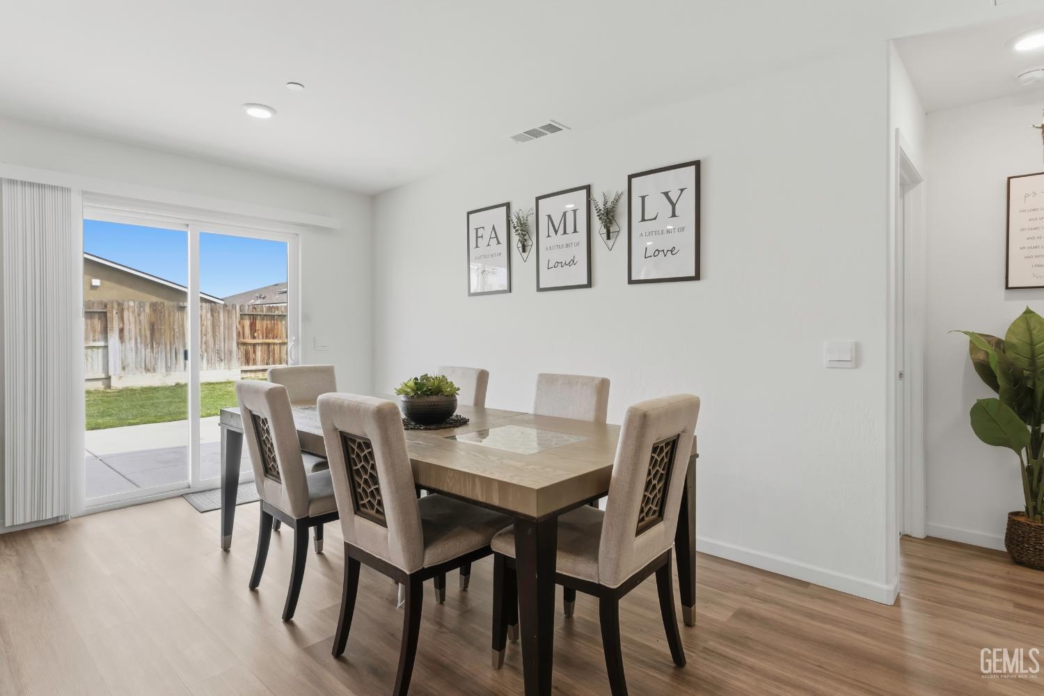 8716 Akero Avenue — photo 11