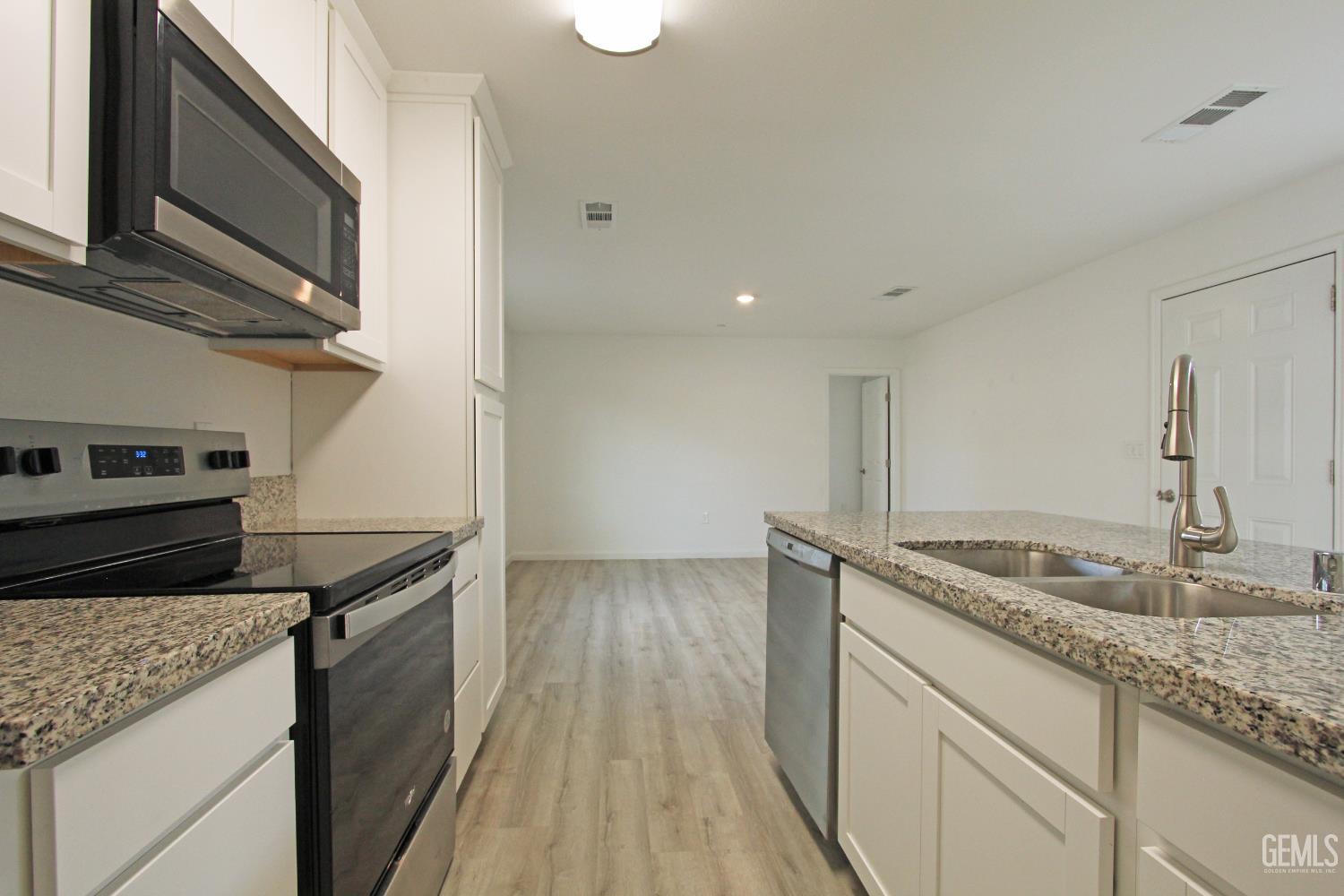 1417 Oregon Street — photo 9