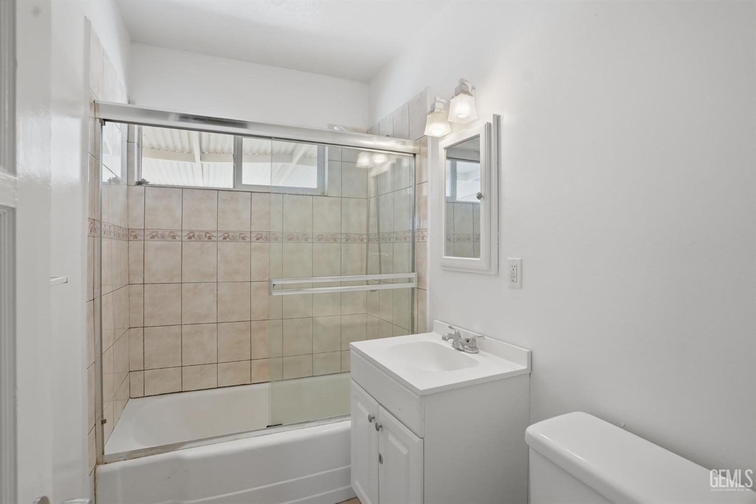 4609 Center — photo 17