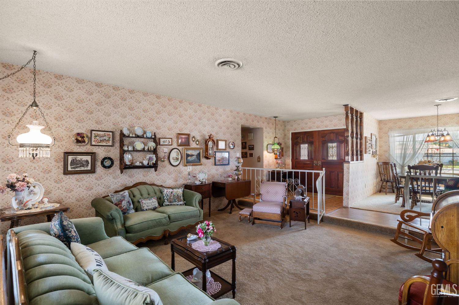 7240 Olive Drive — photo 8