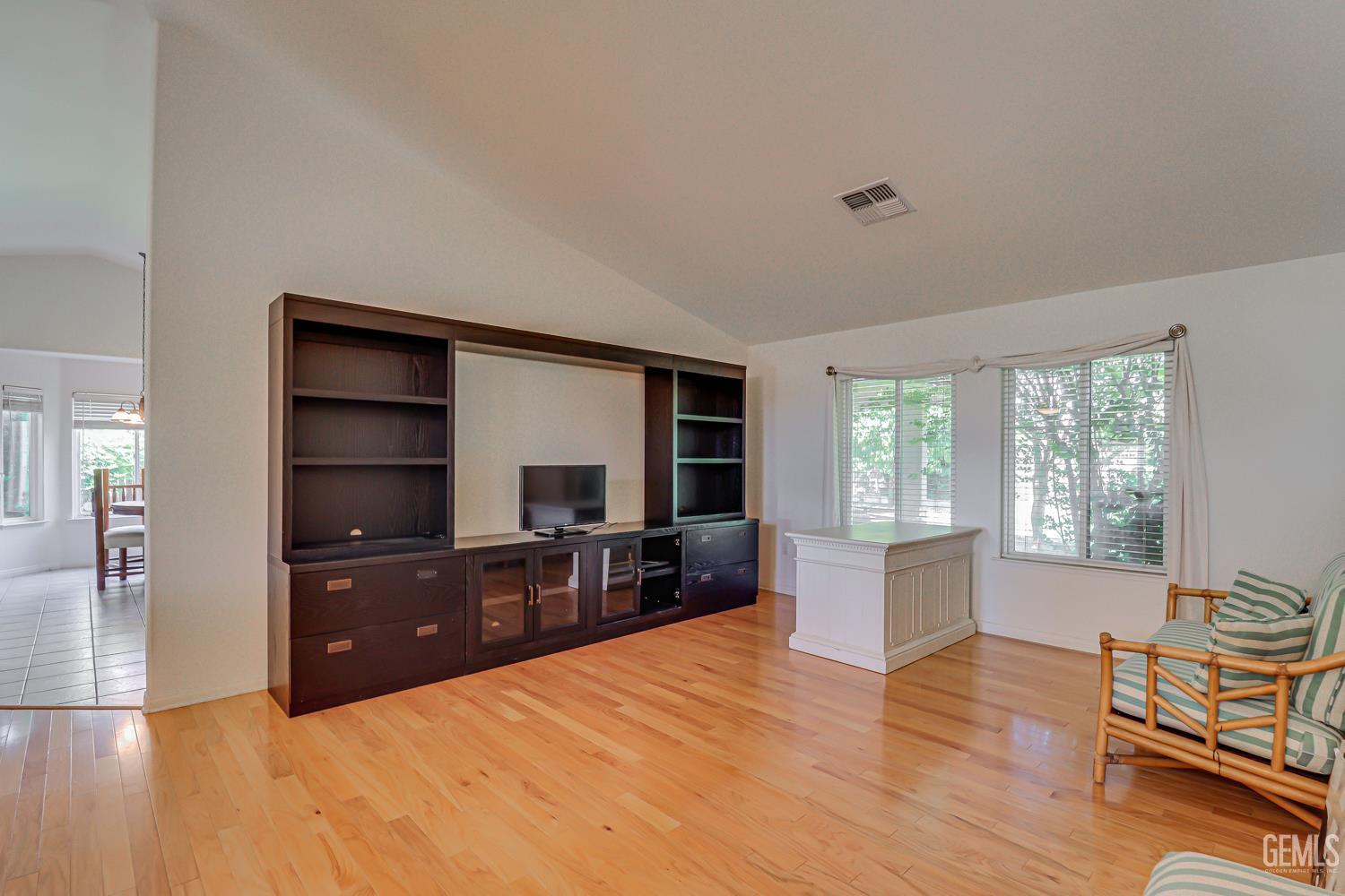 8606 Rockhampton Drive — photo 6