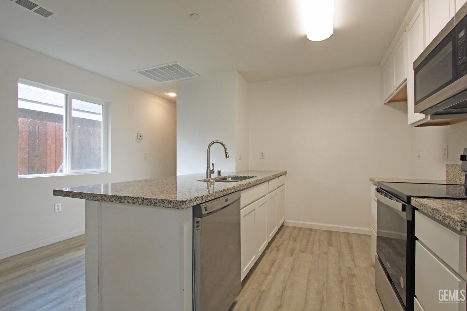 1417 Oregon Street — photo 8