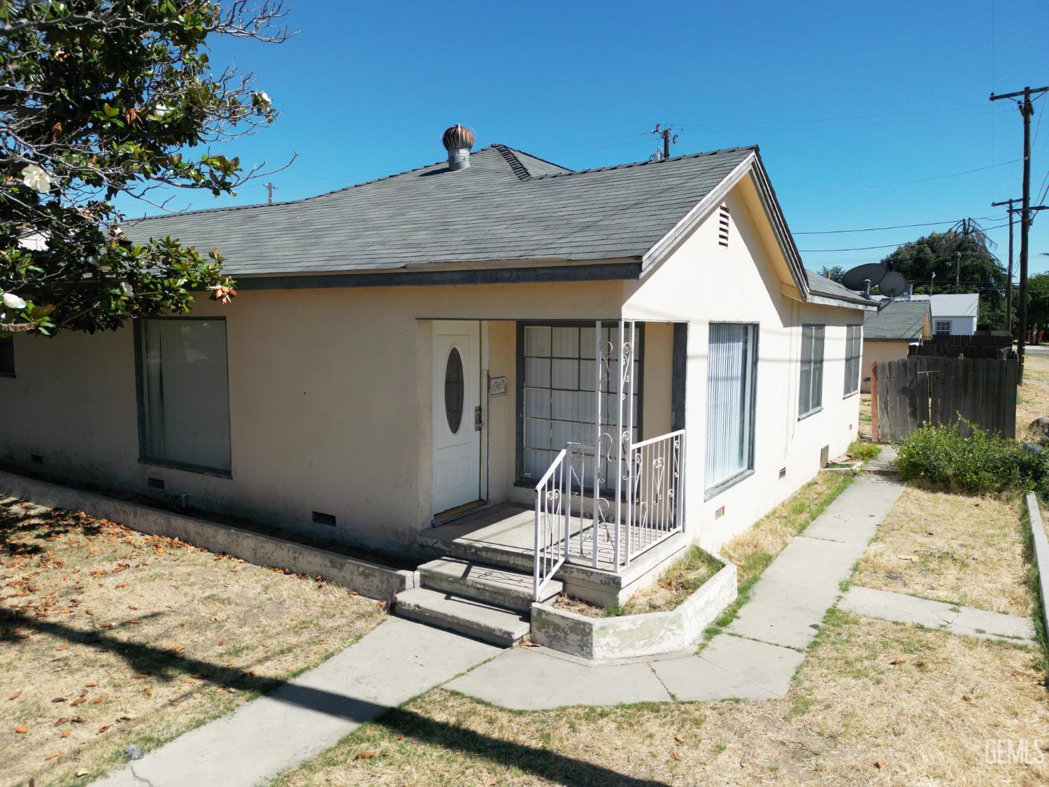 2611 Urbano Drive