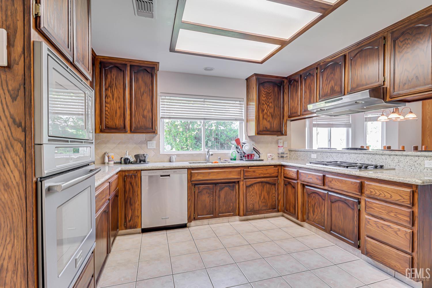 8606 Rockhampton Drive — photo 10