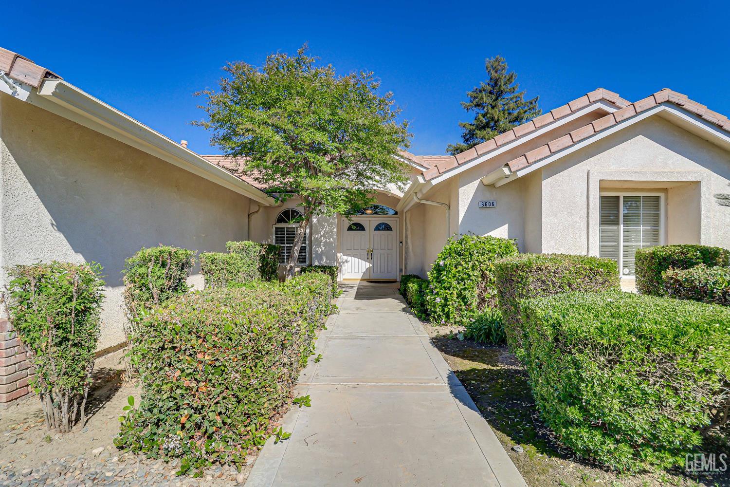 8606 Rockhampton Drive — photo 4