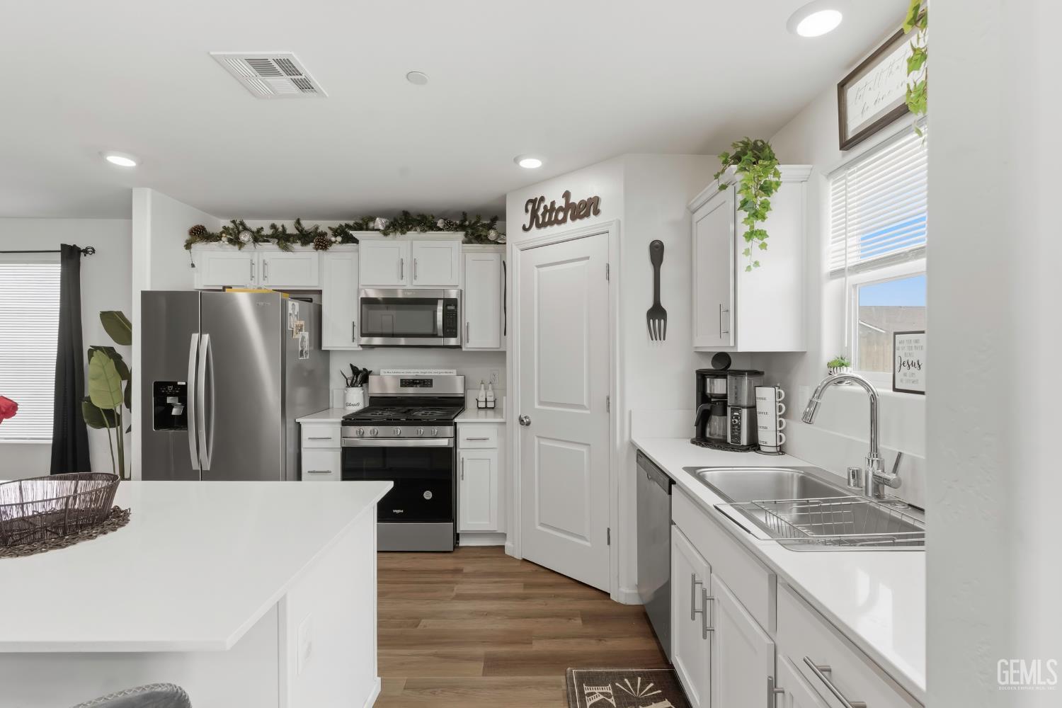 8716 Akero Avenue — photo 18