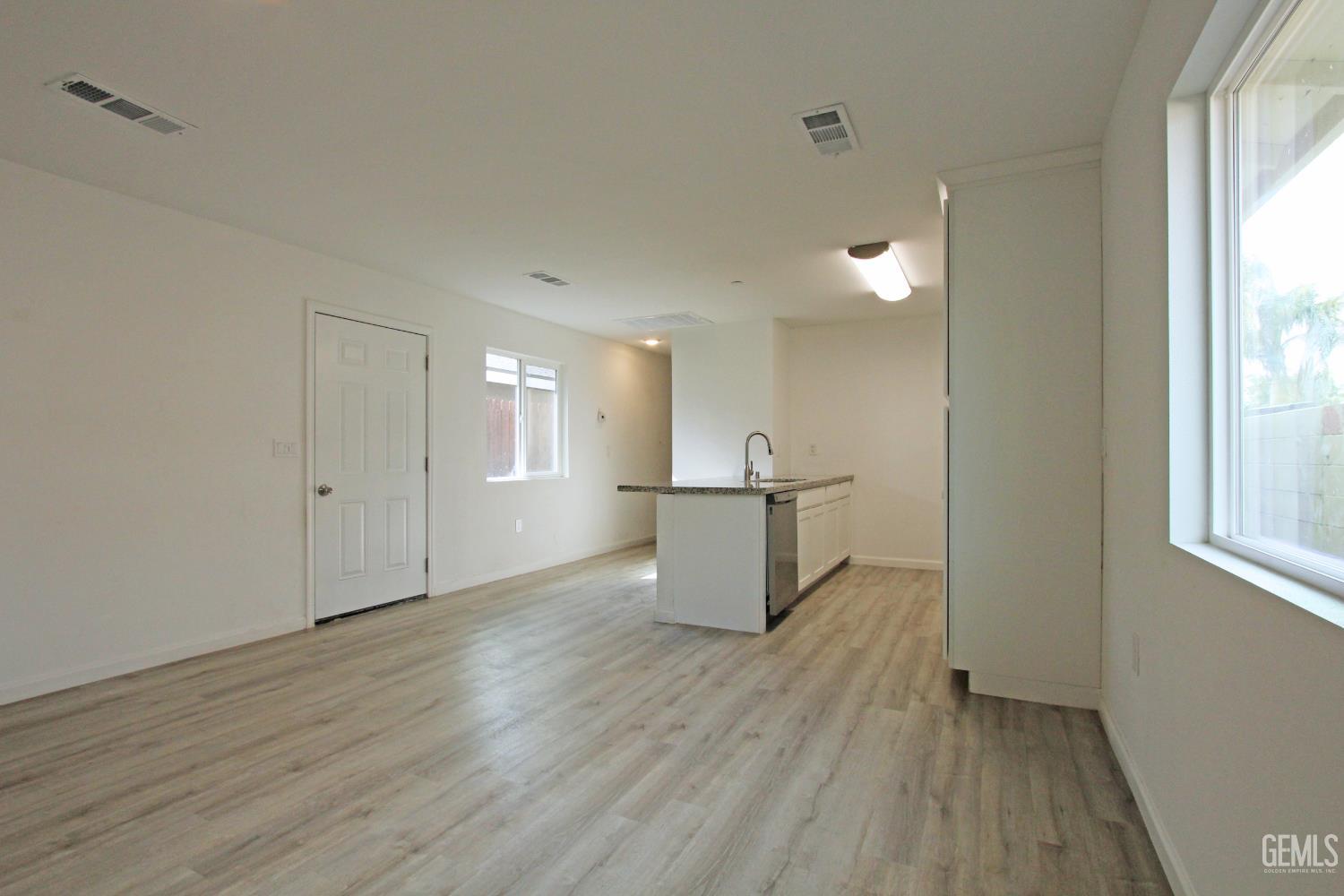 1417 Oregon Street — photo 5