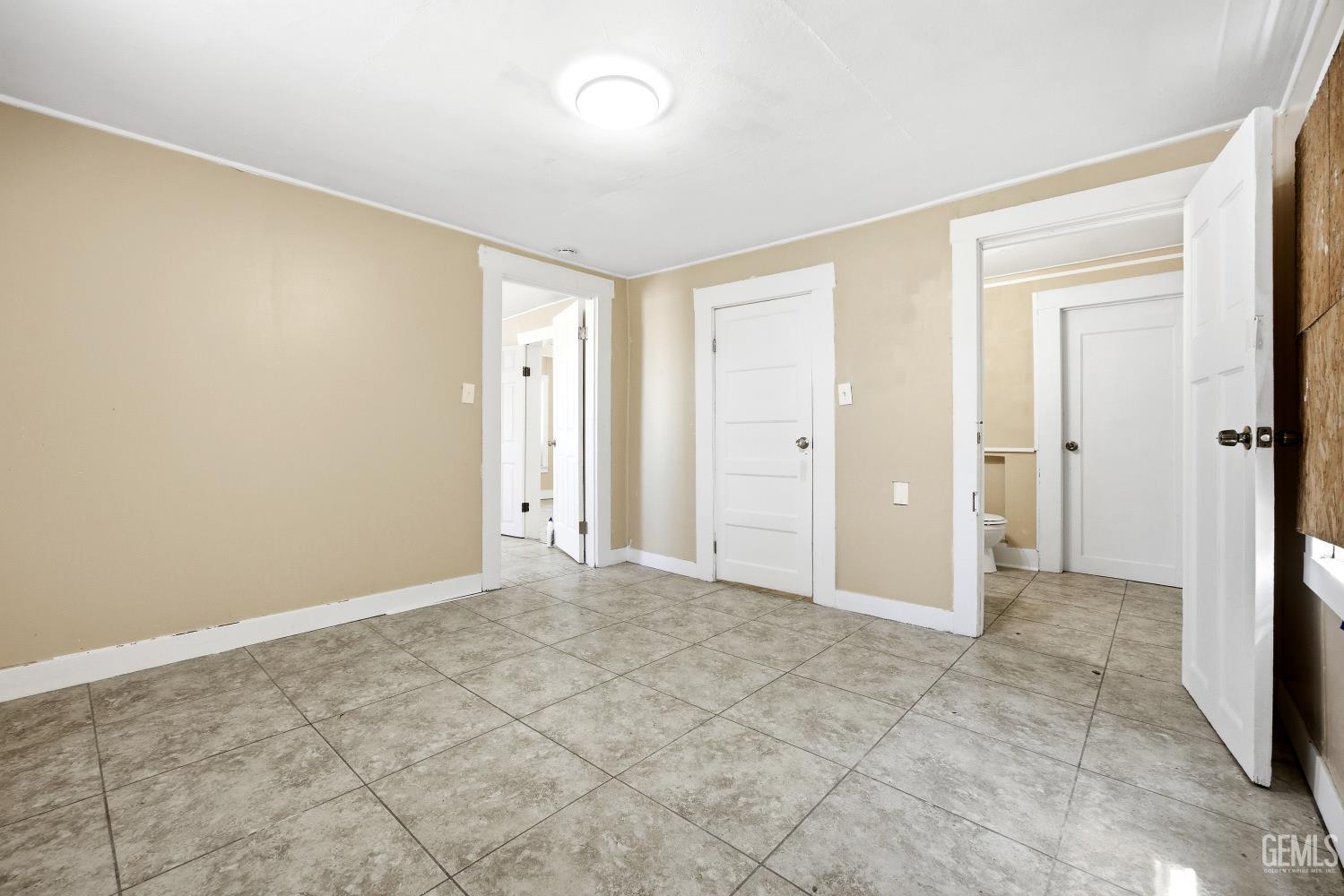 2418 N Inyo Street — photo 13