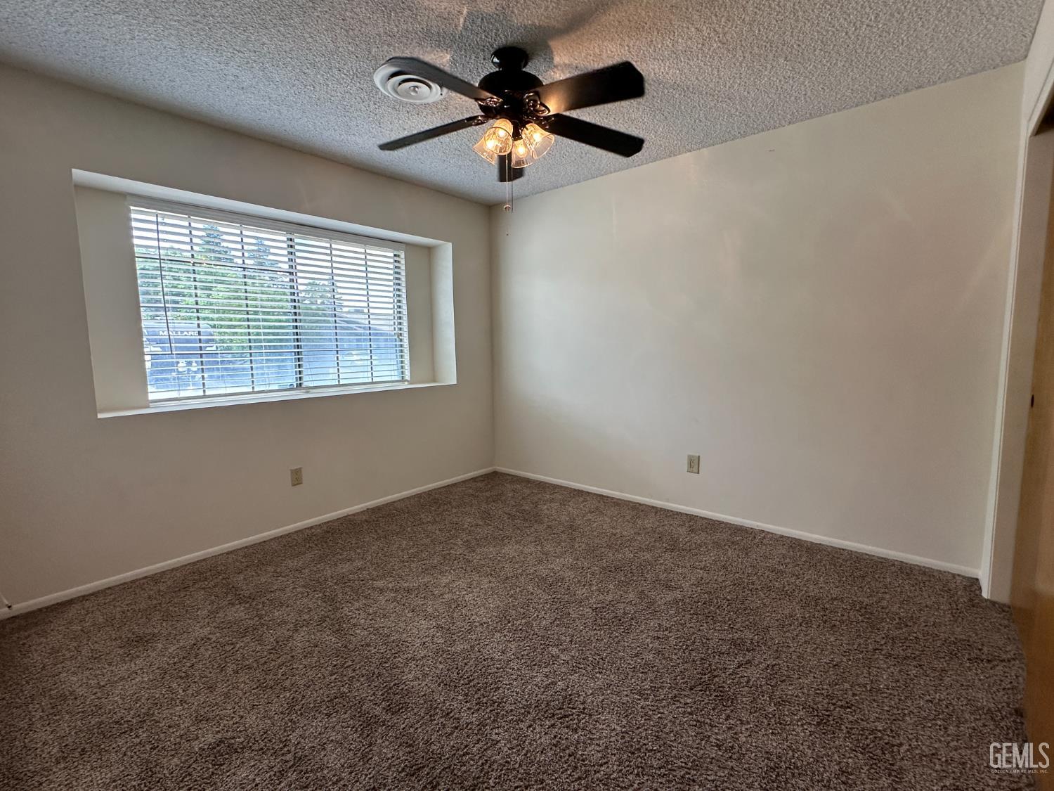 2825 Kootenay Court — photo 27