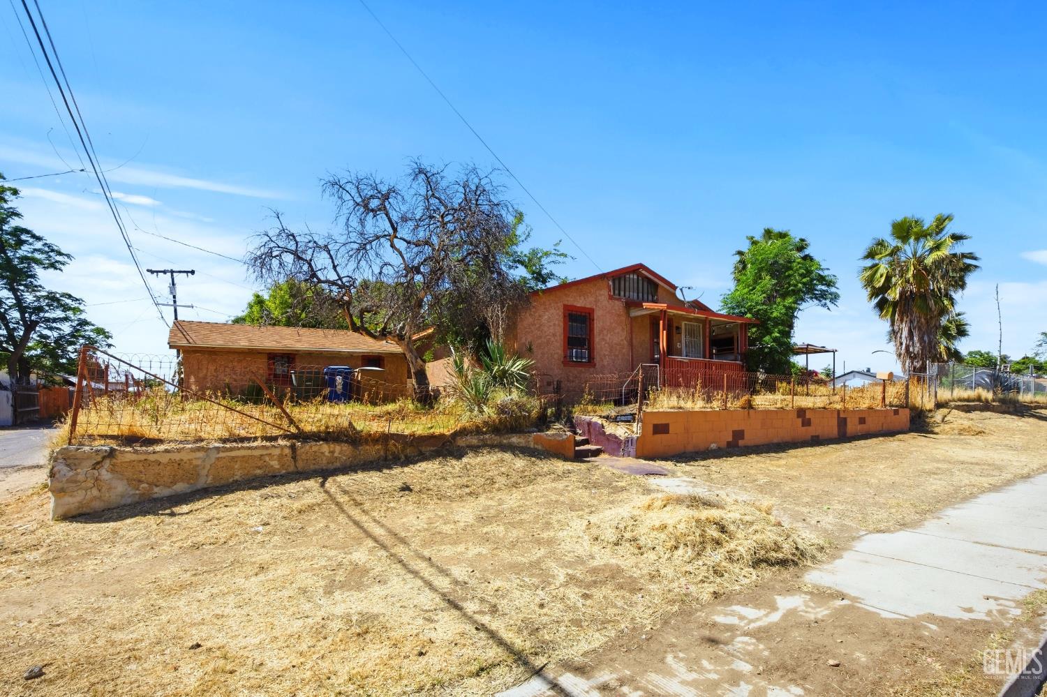 2418 N Inyo Street — photo 20