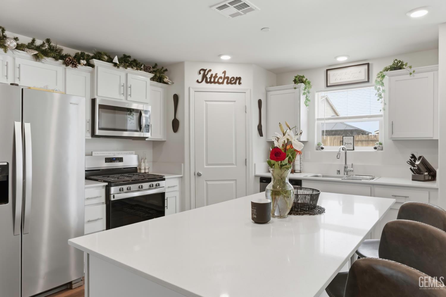 8716 Akero Avenue — photo 14