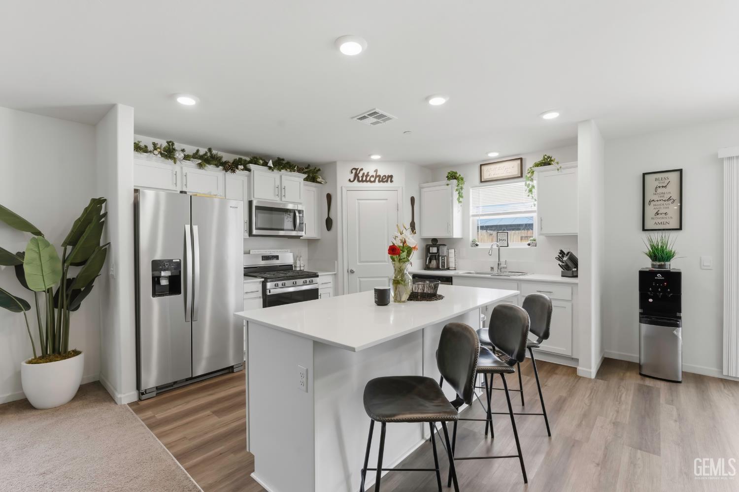 8716 Akero Avenue — photo 13